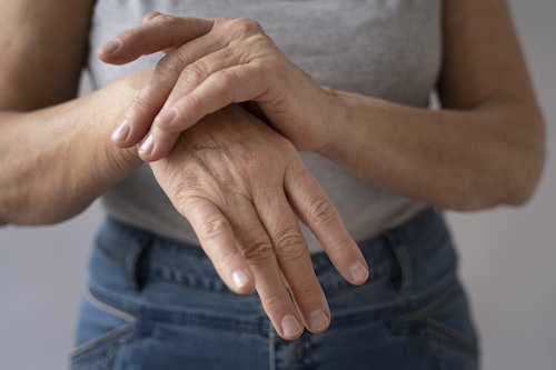 ผู้สูงอายุโรครูมาตอยด์ ข้ออักเสบมือ